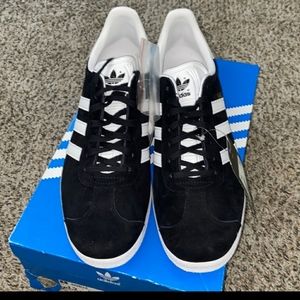 New Adidas Gazelle black